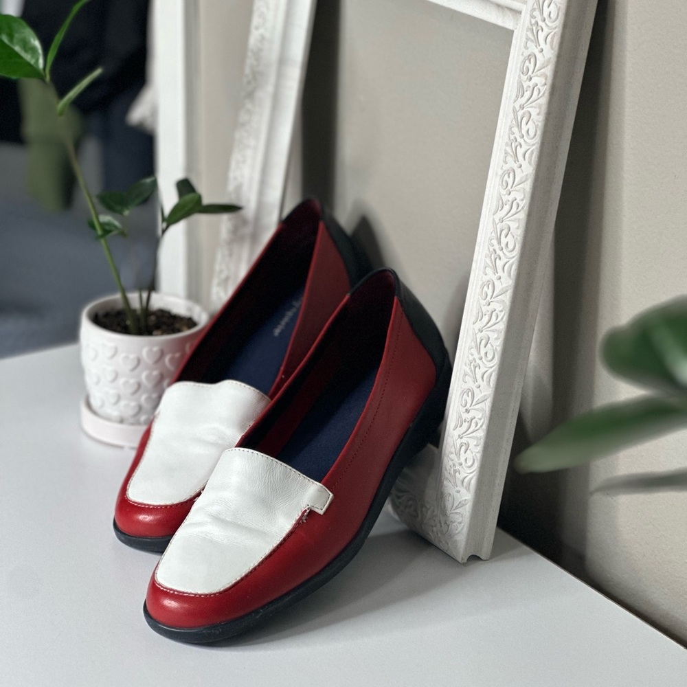 Vintage ANNE KLEIN 2 Flats